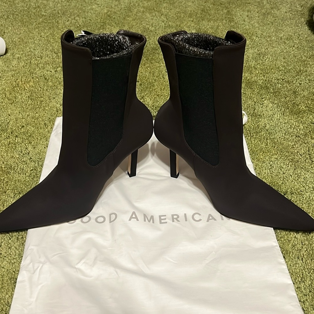 Good American size 9.5 boots NWOB